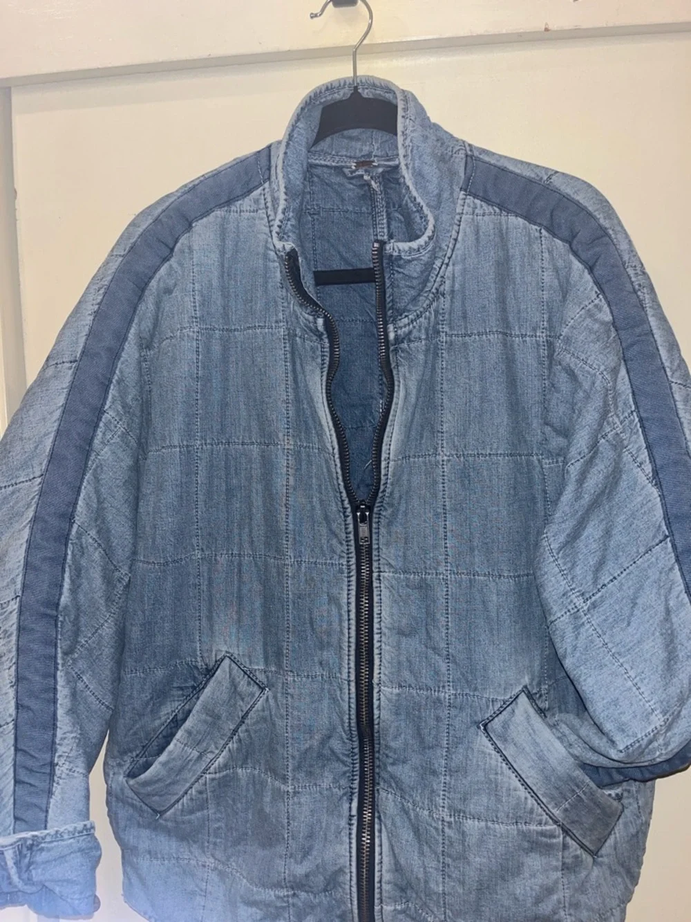 Free People Dolman Quilted Medium Wash Denim Jacket Size Small - Picture 2 of 16